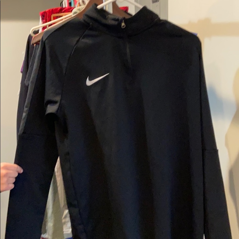Black 1/4 zip sweatshirt